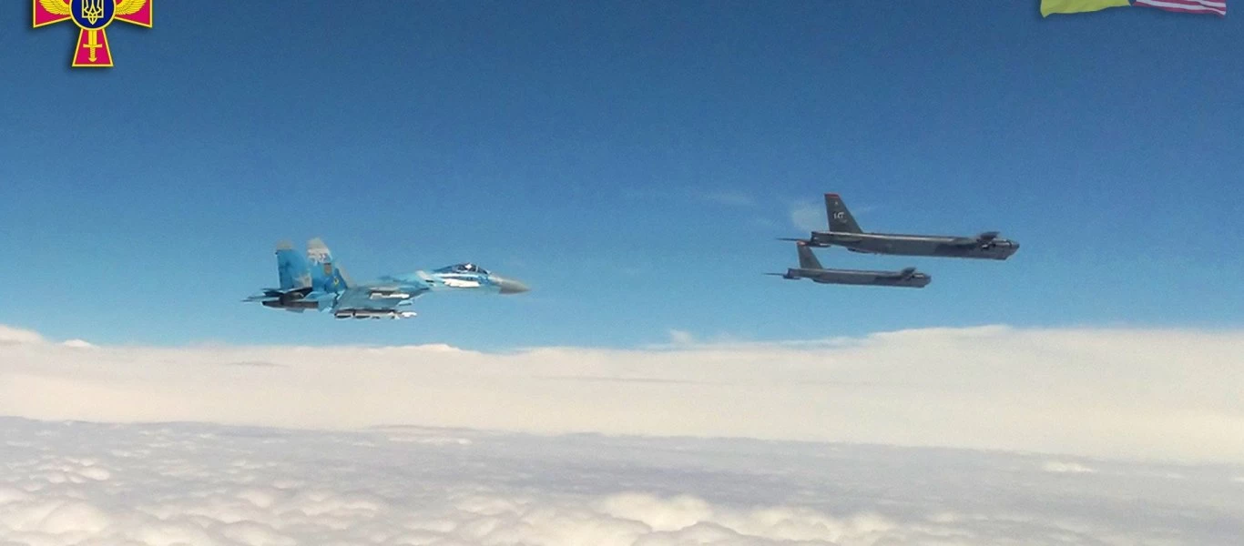 Μαύρη Θάλασσα: Ρωσικά μαχητικά Su-27 αναχαίτισαν δύο B-52